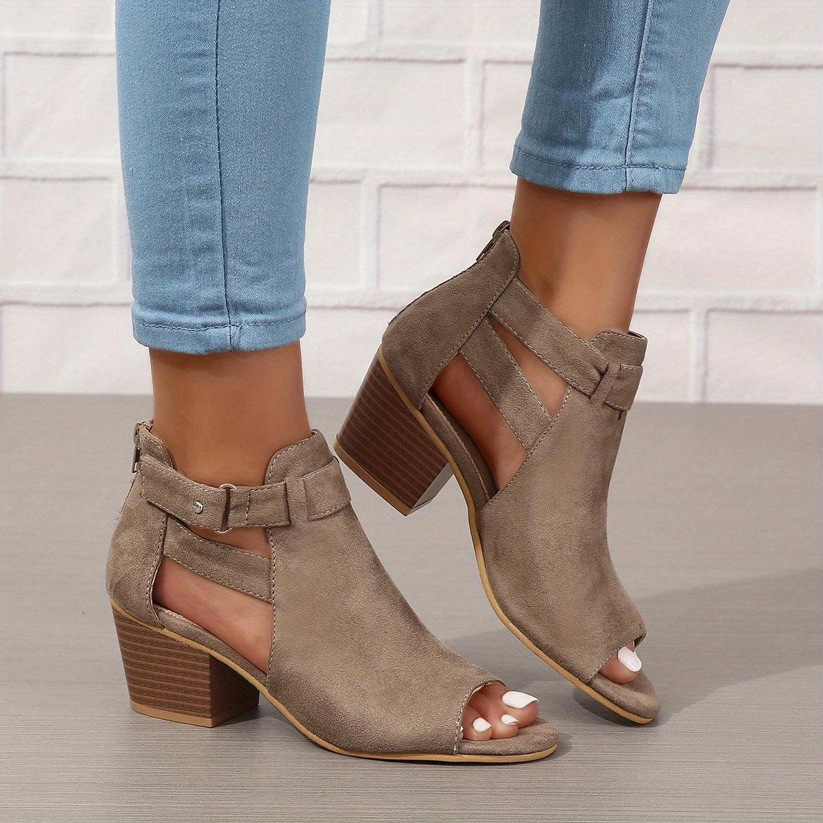 Senny Hakken | Elegante Open Schoenen met Lage Hak