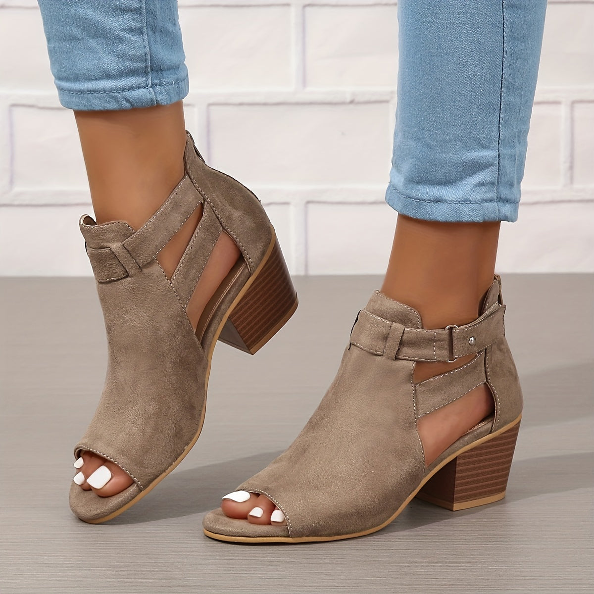 Senny Hakken | Elegante Open Schoenen met Lage Hak