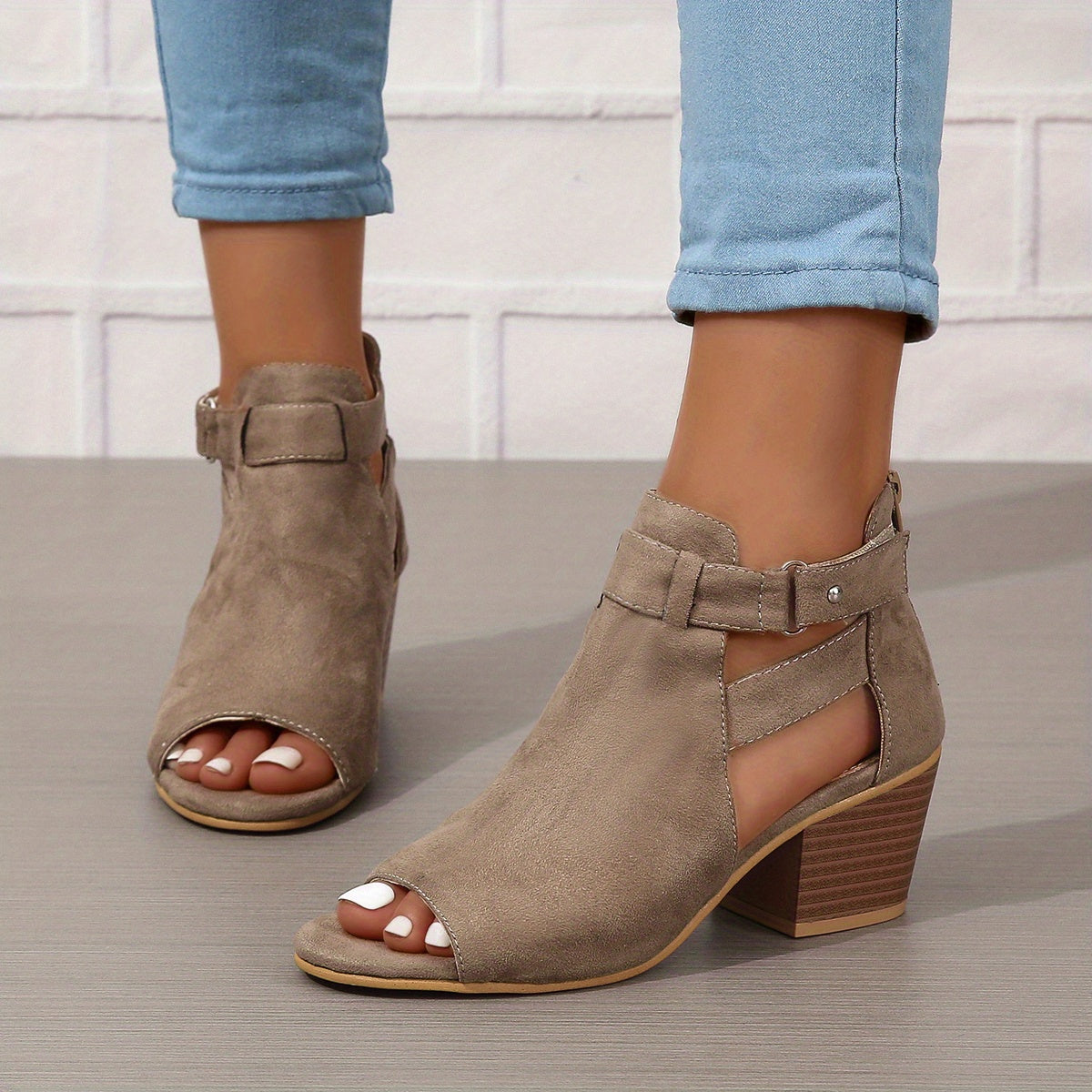 Senny Hakken | Elegante Open Schoenen met Lage Hak