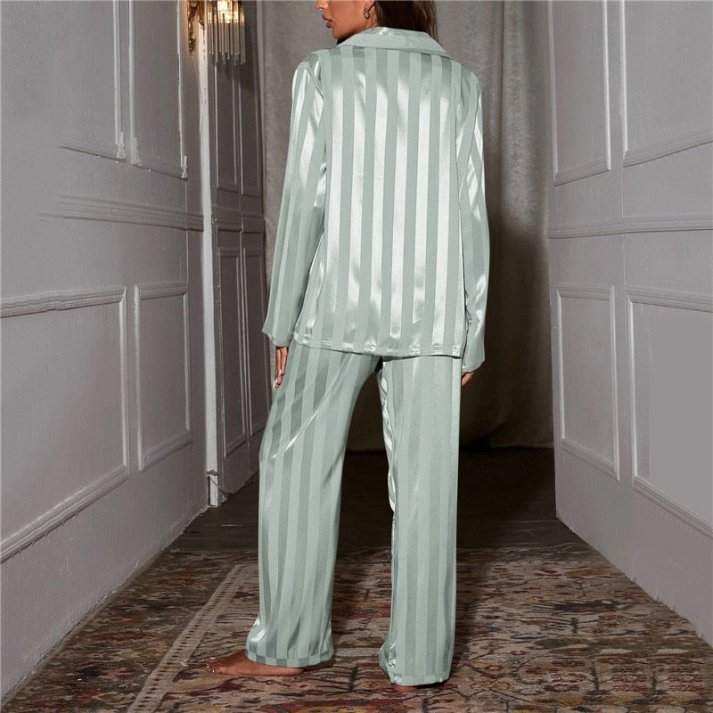 Quinne Pyjama | Stijlvolle Zijden Pyjama met Strepen