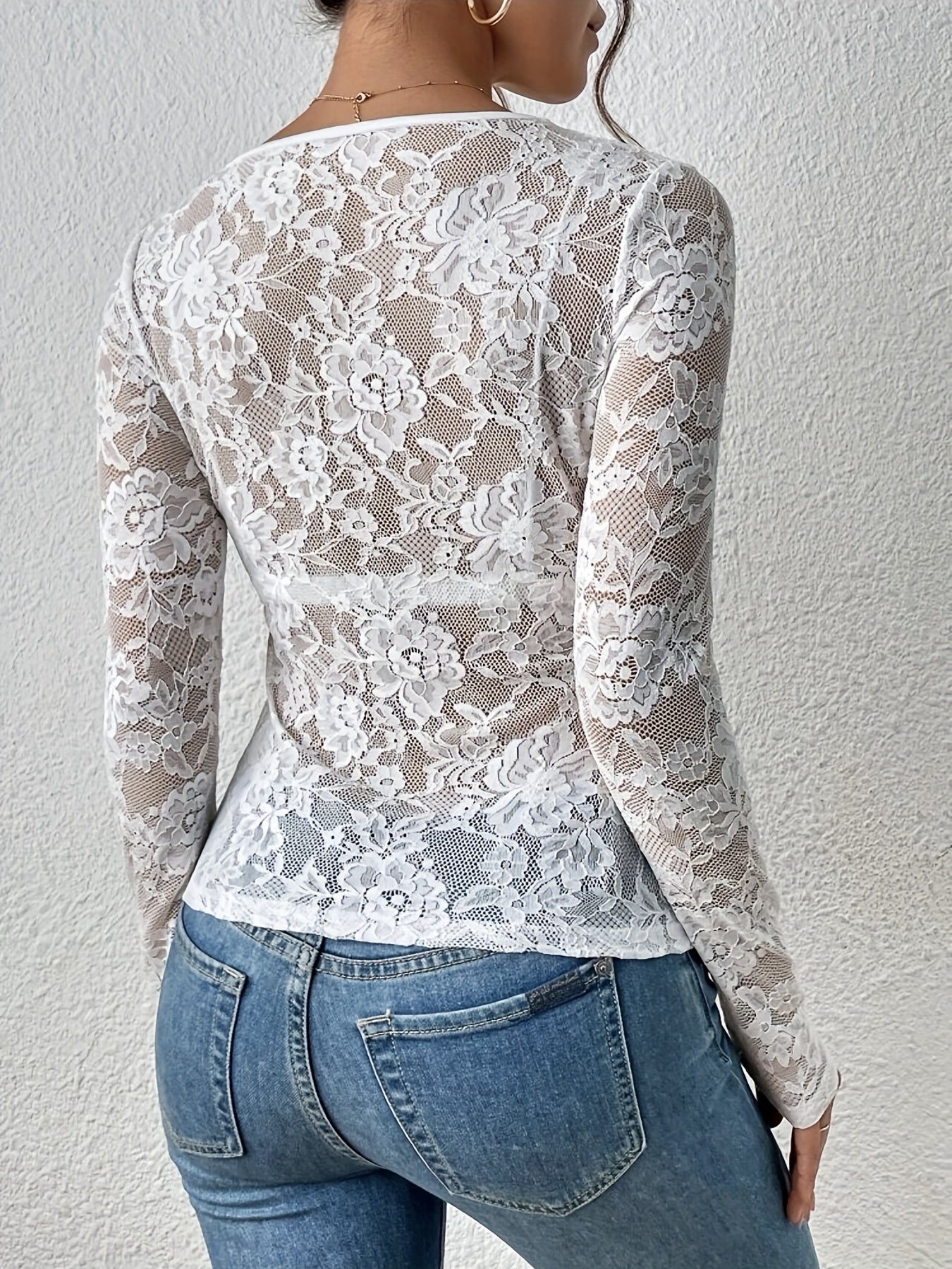 Petunia Top | Lange Mouw Top met V-Hals en Kant