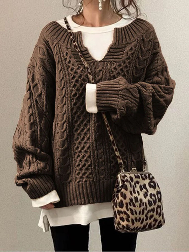 Vanda Jumper | Dames Herfst Kabelgebreide Jumper met V-hals en Chunky Textuur