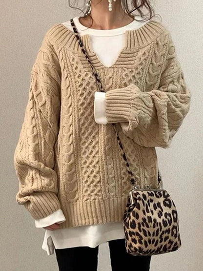 Vanda Jumper | Dames Herfst Kabelgebreide Jumper met V-hals en Chunky Textuur