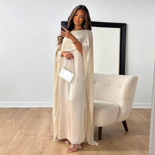 Qimmi Jurk | Lange Abaya Jurk van Satijn met Capemouwen