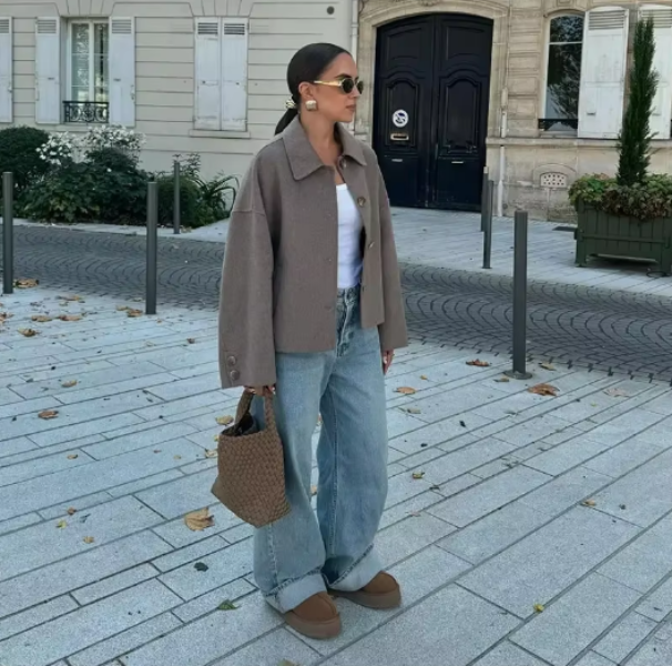 Yelena Jas | Herfst Korte Wolmix Jas met Knopen