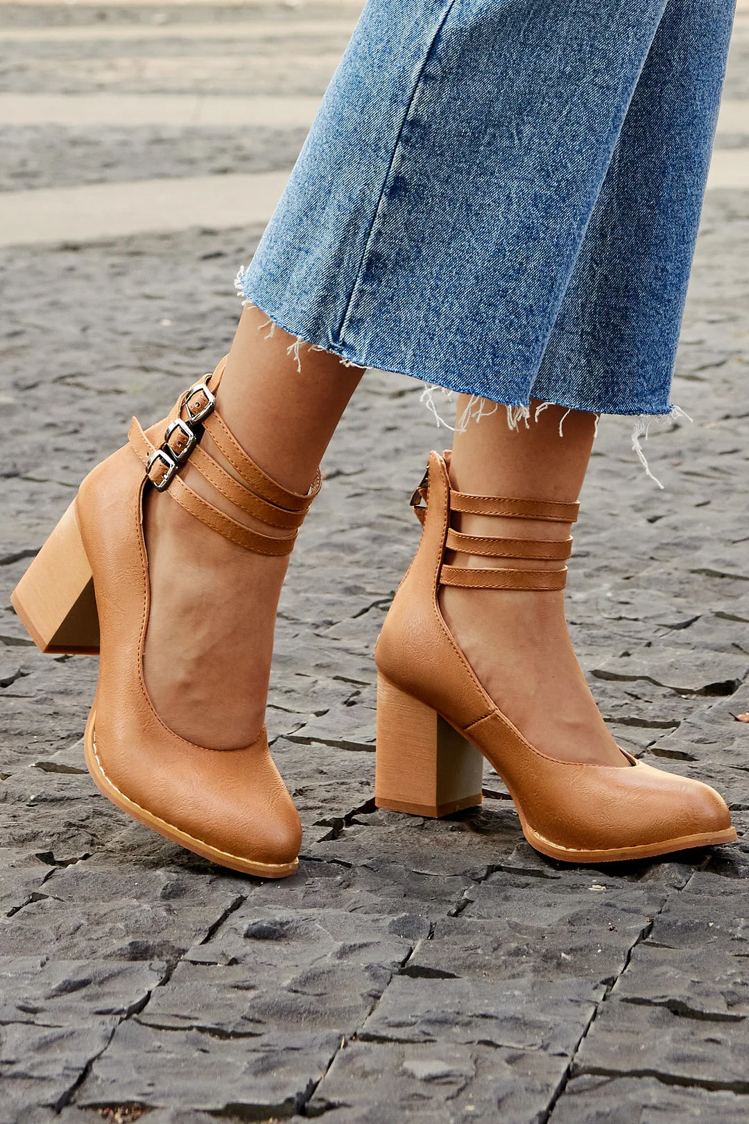 Dames Sandalen met Enkelband en Dikke Hak