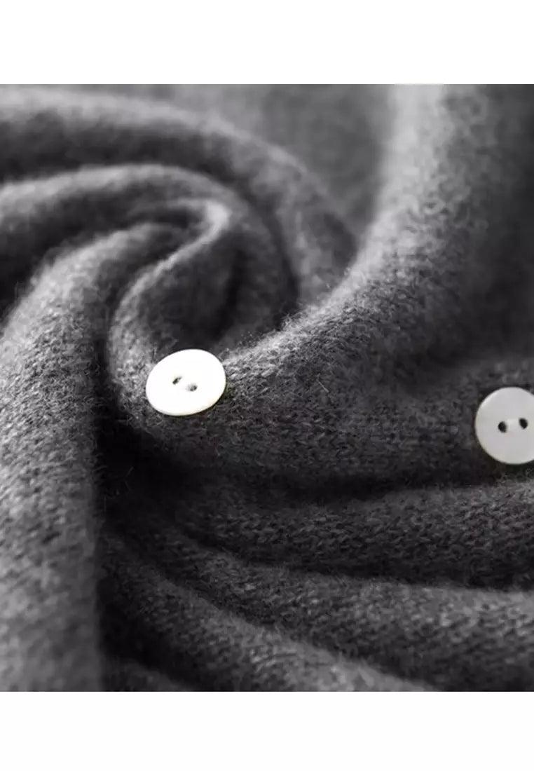 Myrthe Trui | Stylish Cardigan met Asymmetrisch Knopenontwerp